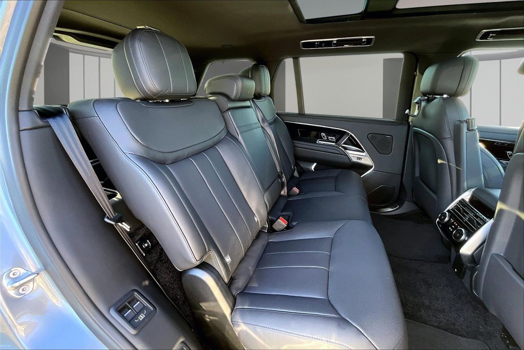 New 2026 Land Rover Range Rover Long Wheelbase SE AWD/4WD image 10