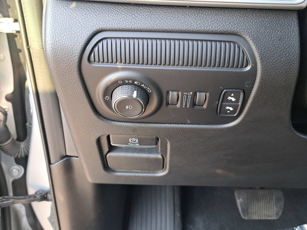 Certified 2022 Jeep Wagoneer Series II AWD/4WD image 29