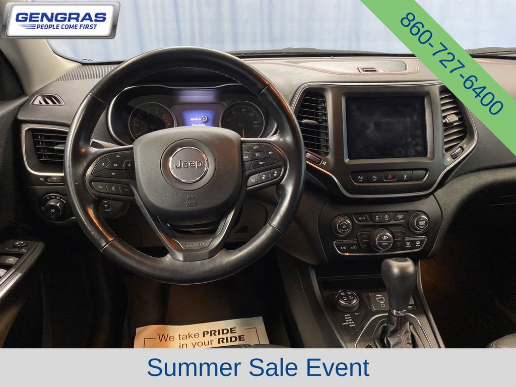 Used 2020 Jeep Cherokee Trailhawk AWD/4WD image 30