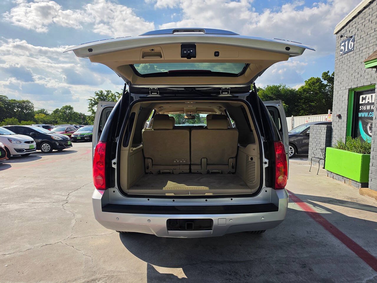 Used 2014 GMC Yukon XL SLT w/ SLT-2 Equipment Package RWD image 28