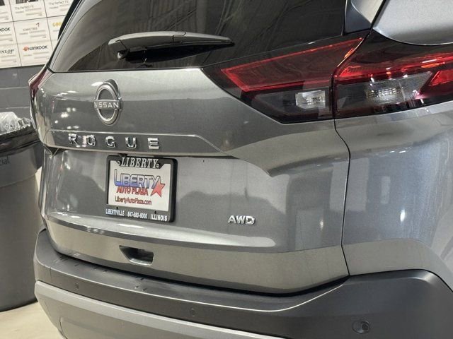 Used 2023 Nissan Rogue S AWD/4WD image 21