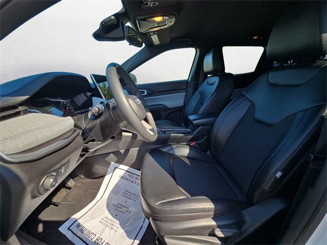 Used 2024 Jeep Compass Latitude image 9