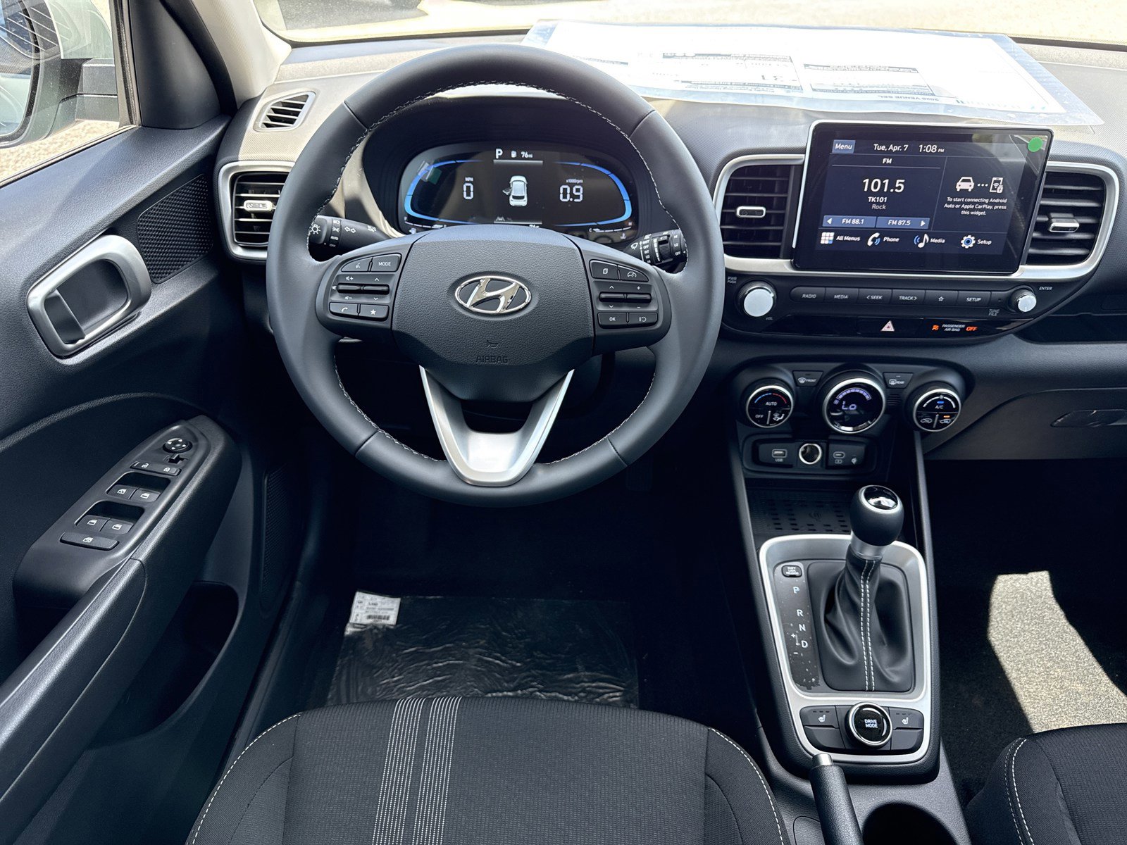 New 2026 Hyundai Venue SEL image 14