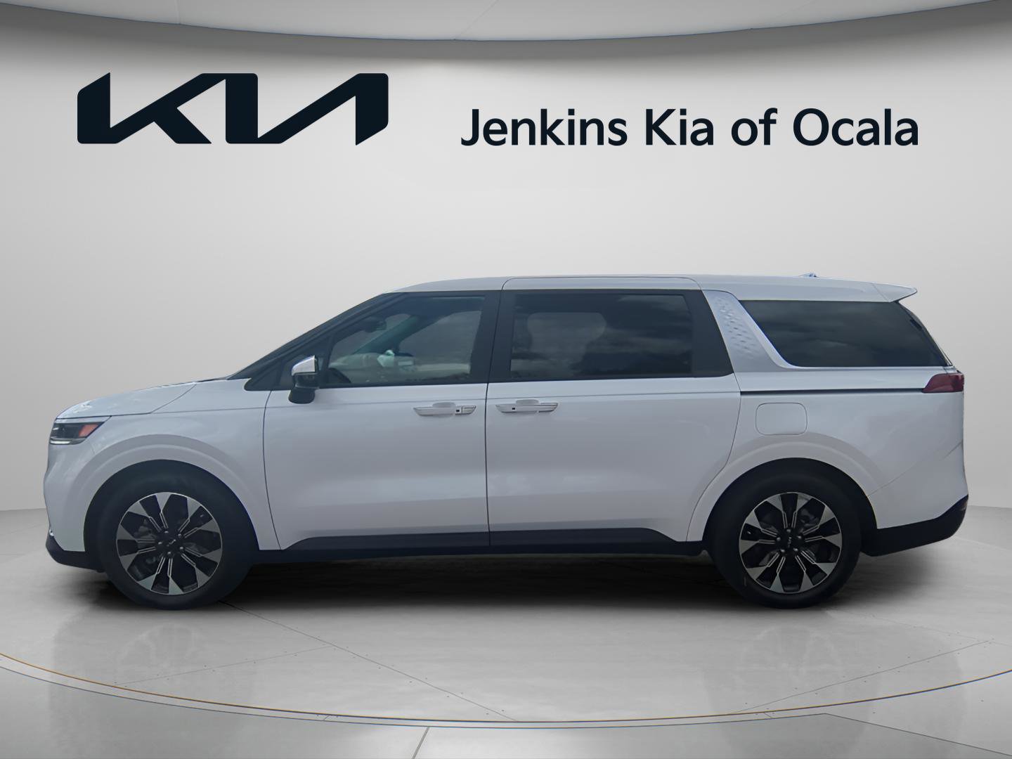 Certified 2024 Kia Carnival EX image 6