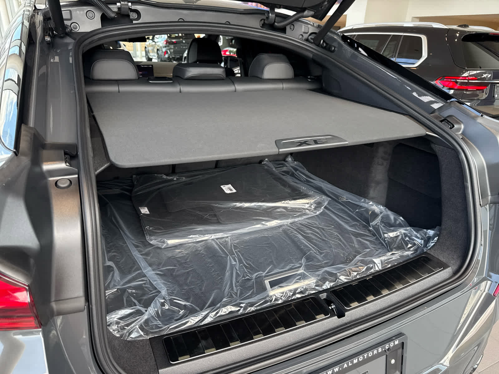New 2026 BMW X6 M60i w/ Executive Package image 17