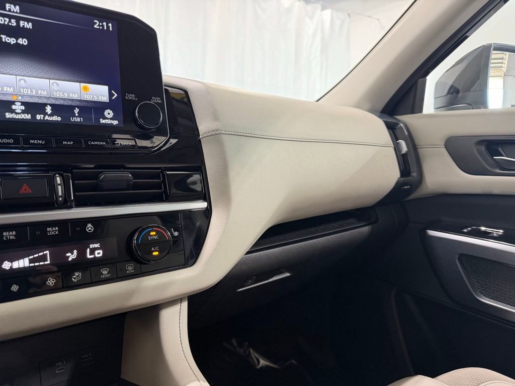 Used 2025 Nissan Pathfinder SL AWD/4WD image 25