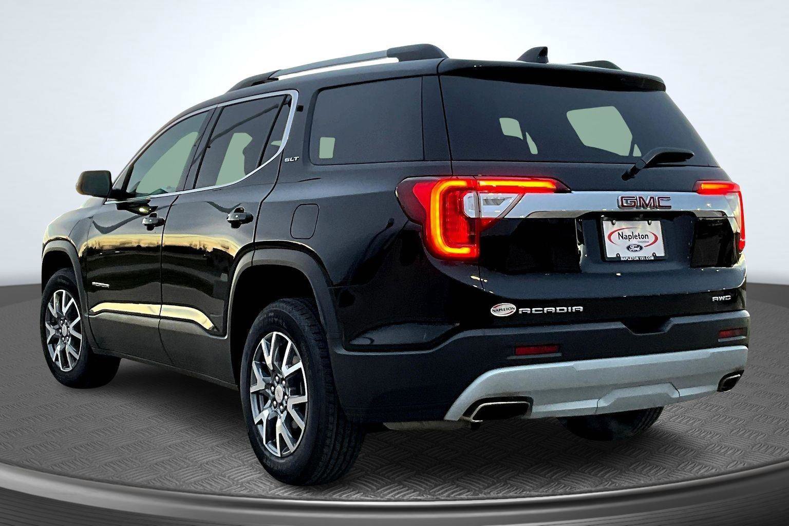 Used 2023 GMC Acadia SLT w/ Technology Package image 13