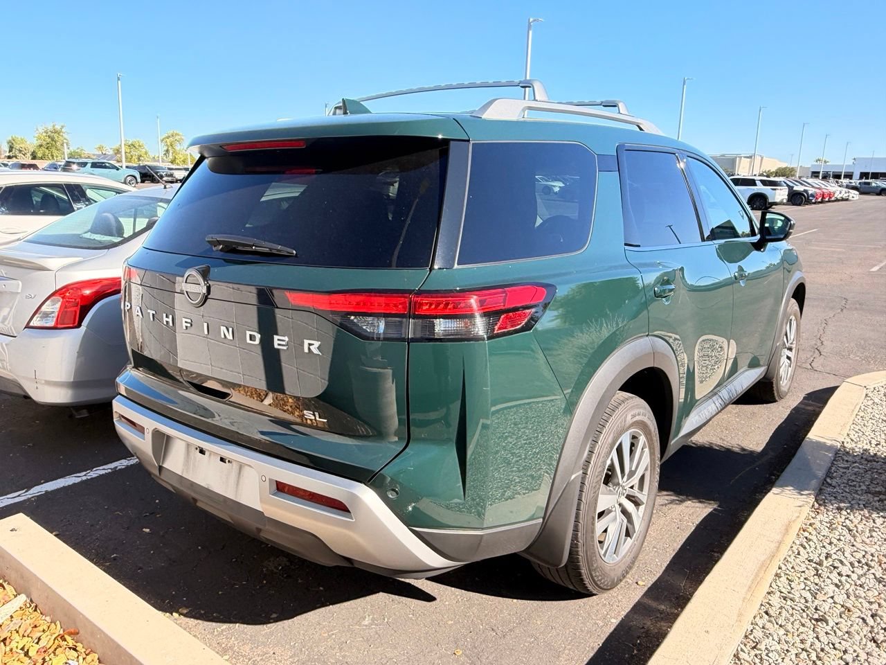 Certified 2023 Nissan Pathfinder SL FWD image 5