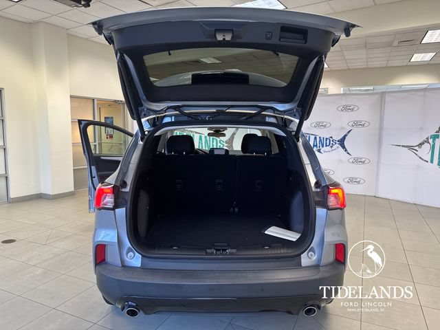 Used 2022 Ford Escape SE w/ SE Sport Appearance Package FWD image 12