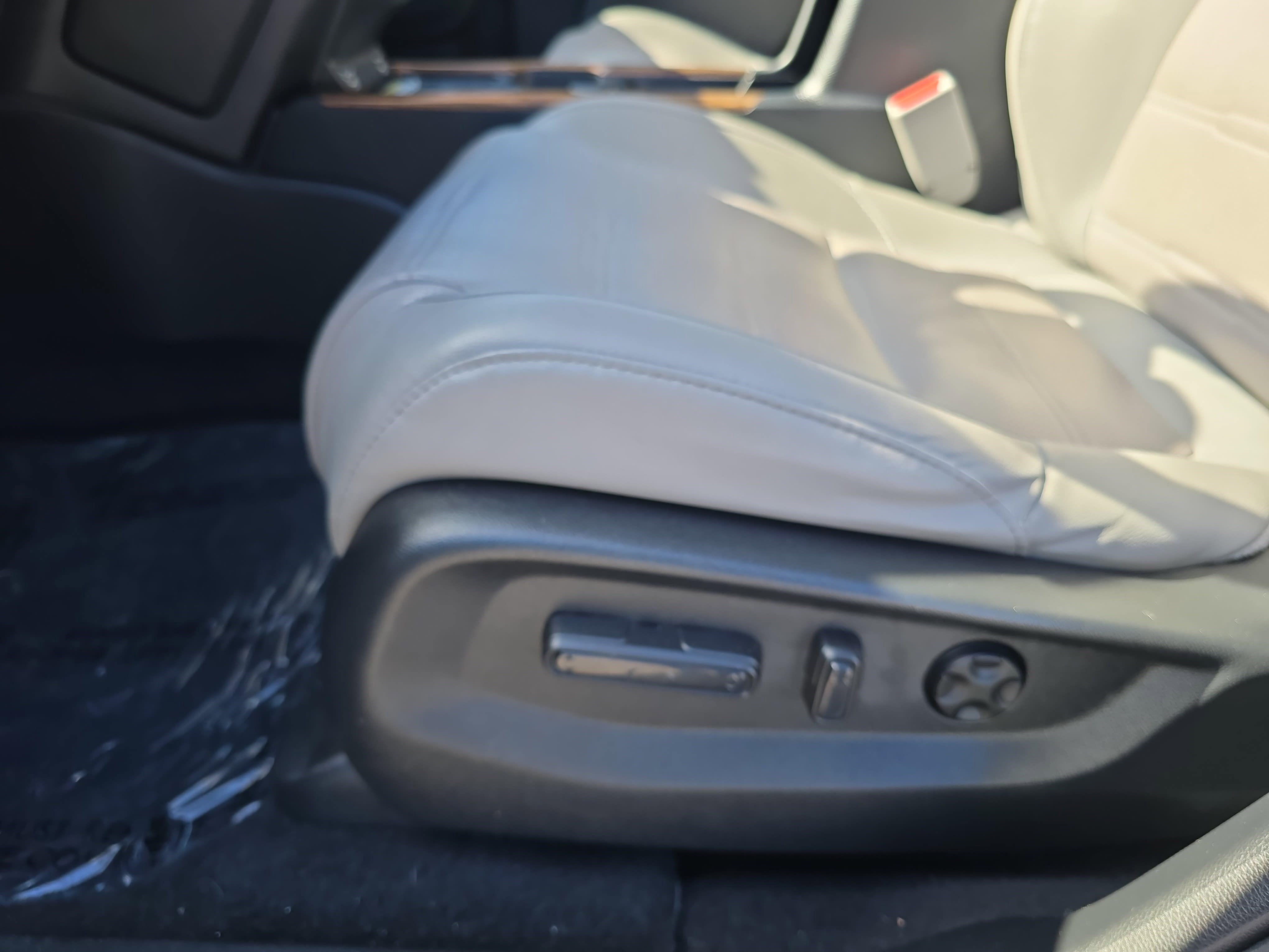 Used 2020 Honda CR-V Touring image 25