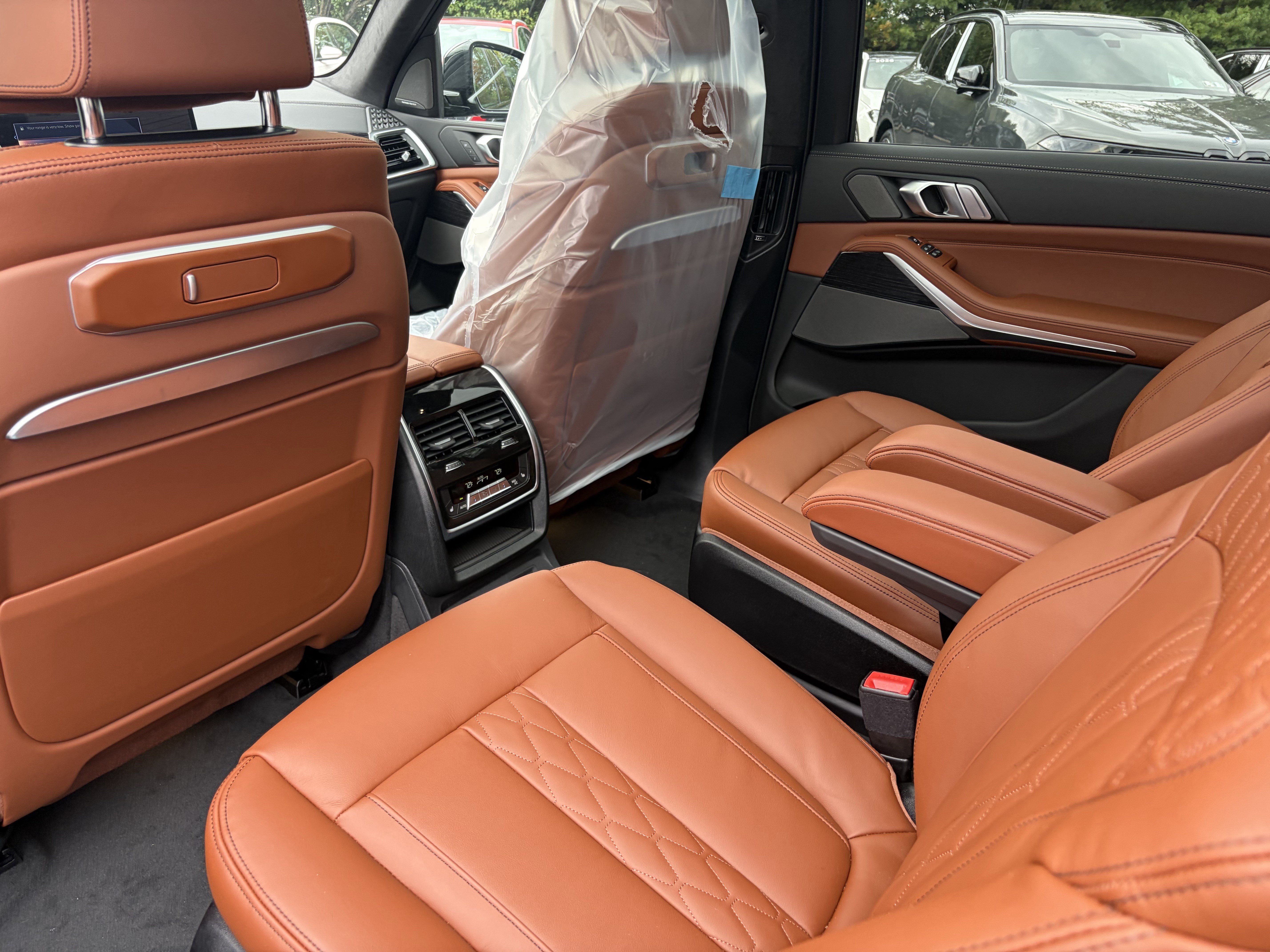 New 2027 BMW X7 xDrive40i w/ M Sport Package AWD/4WD image 16