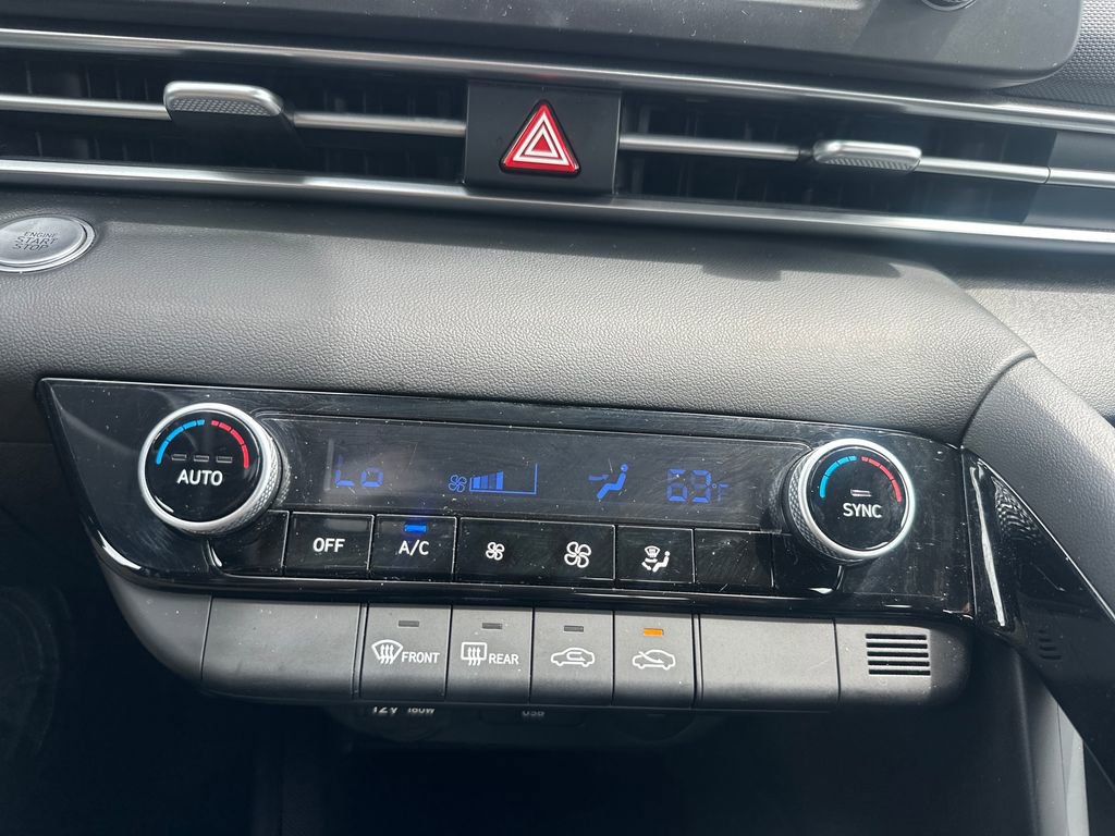 Certified 2025 Hyundai Elantra Hybrid FWD image 21