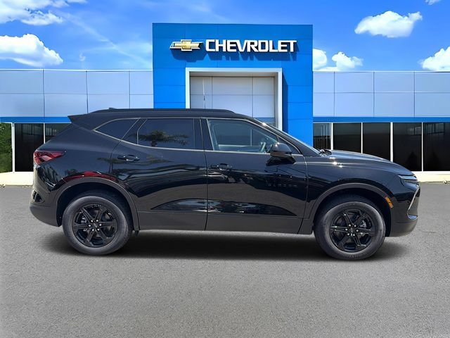 New 2026 Chevrolet Blazer LT w/ Convenience Package FWD image 2