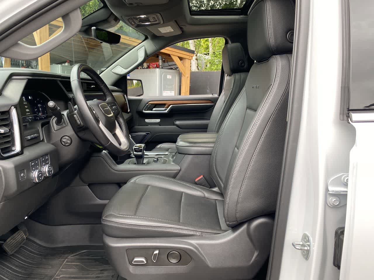 Used 2023 GMC Sierra 1500 Denali w/ Denali Reserve Package AWD/4WD image 13