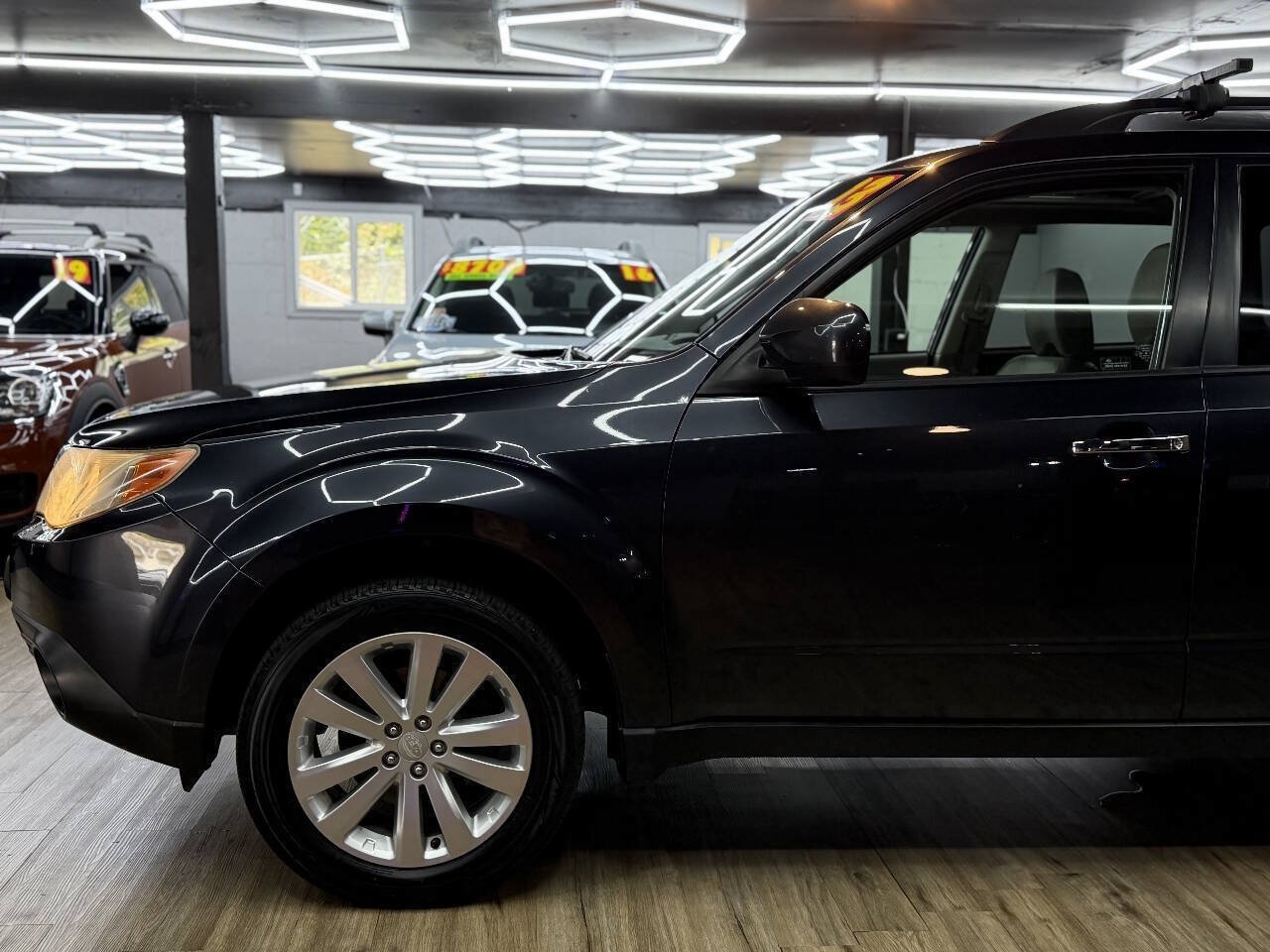 Used 2013 Subaru Forester 2.5X Limited AWD/4WD image 4