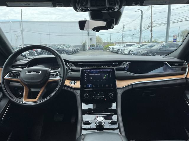 Used 2022 Jeep Grand Cherokee Summit AWD/4WD image 13