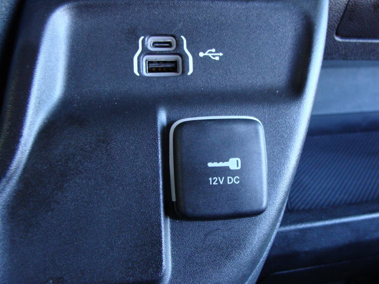 Used 2025 RAM ProMaster 2500 w/ U-Haul Equipment Group FWD image 19
