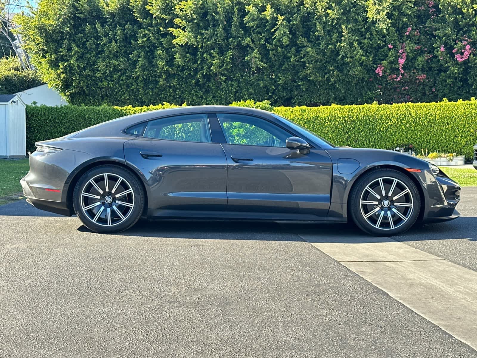 Certified 2022 Porsche Taycan 4S image 9