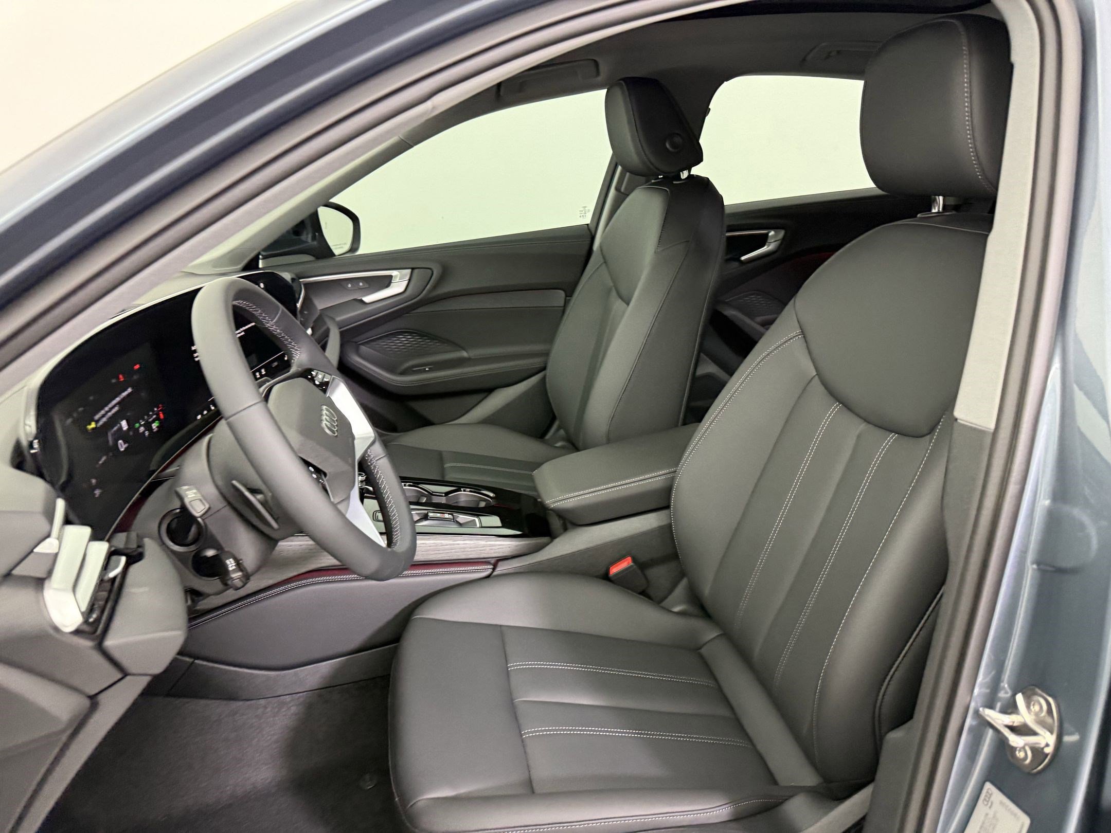 Used 2025 Audi A5 2.0T Premium w/ Convenience Package image 4