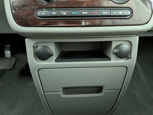 Used 2007 Ford Freestar SEL image 5