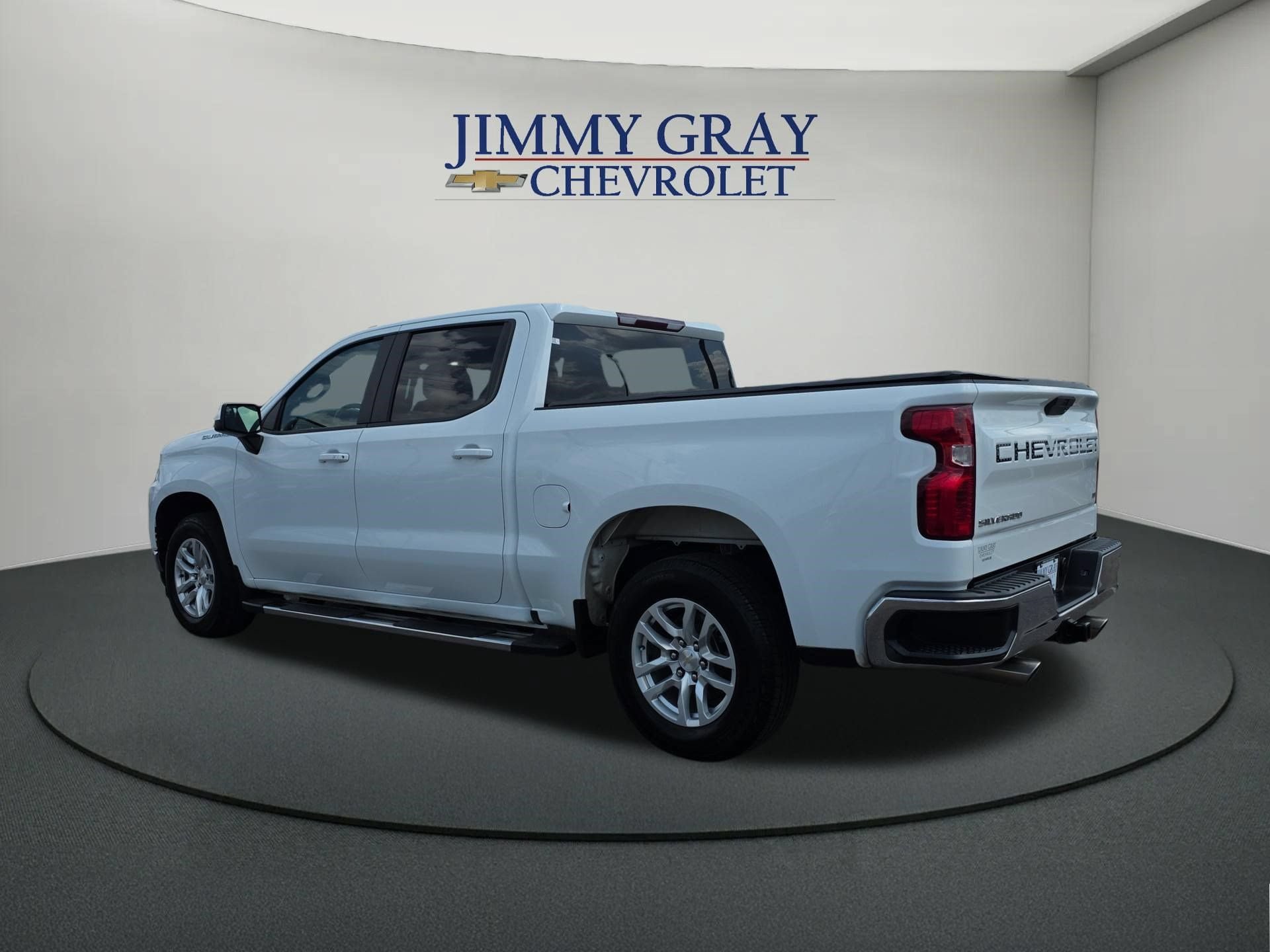 Used 2021 Chevrolet Silverado 1500 LT RWD image 3