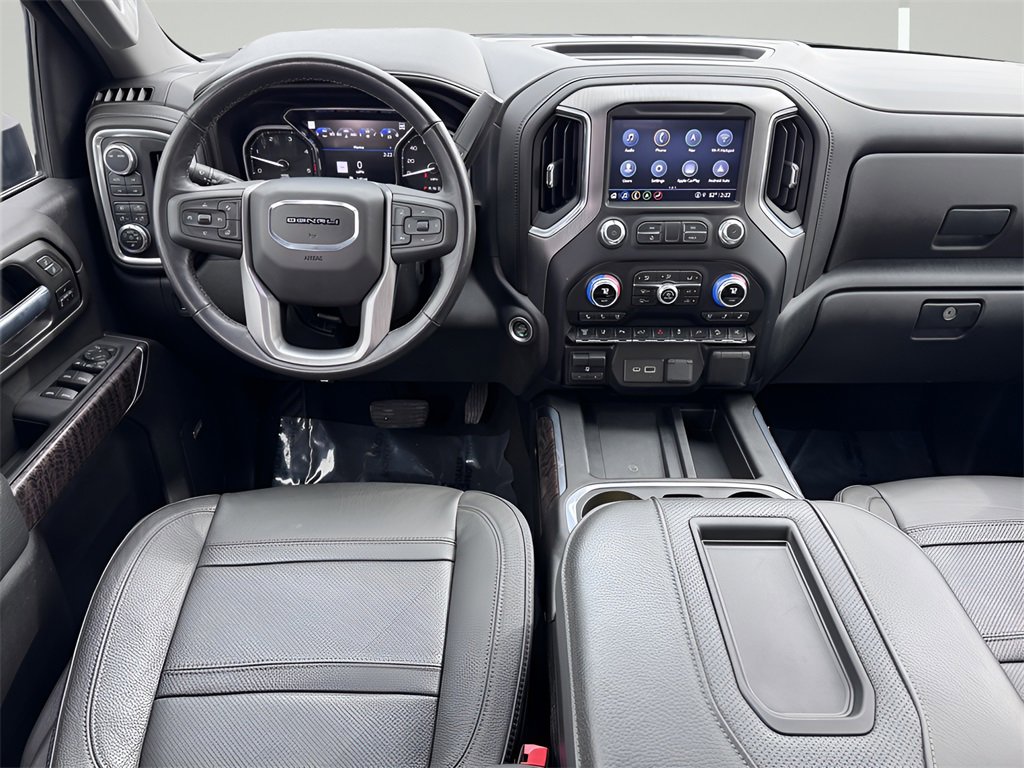 Used 2022 GMC Sierra 3500 Denali w/ Denali Black Diamond Edition image 5