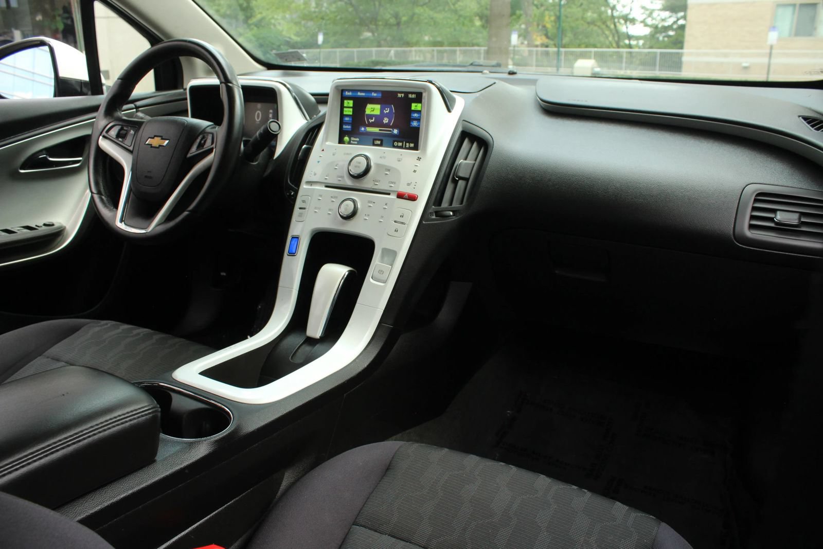 Used 2013 Chevrolet Volt w/ Enhanced Safety Package 1 FWD image 24