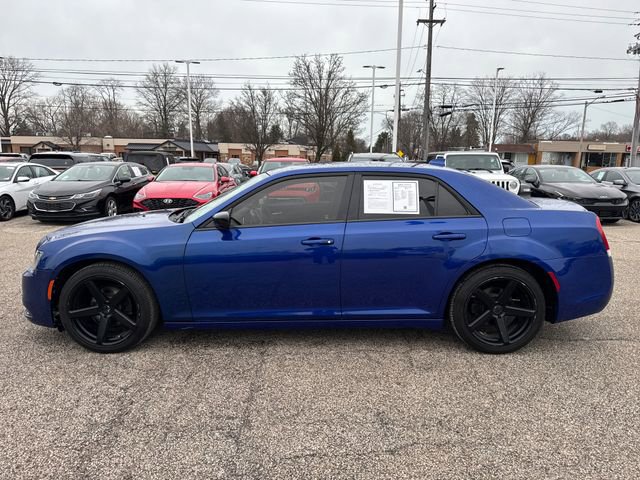 Used 2020 Chrysler 300 Touring w/ Sport Appearance Package RWD image 4