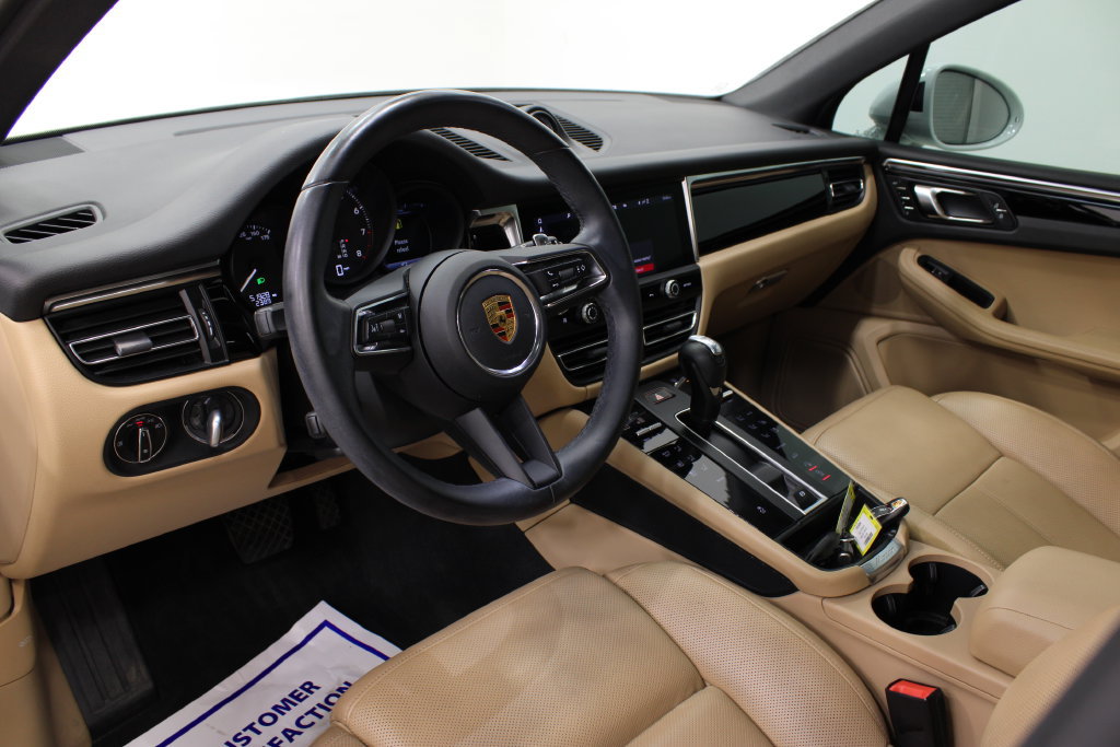Used 2023 Porsche Macan AWD/4WD image 36
