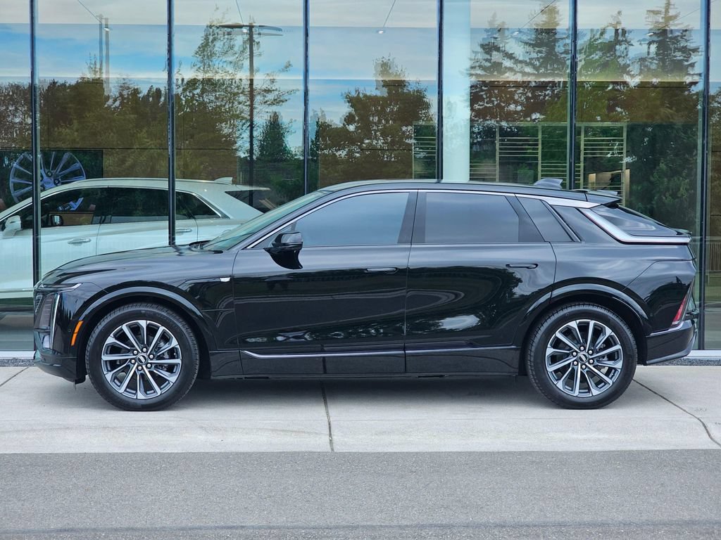 Certified 2024 Cadillac Lyriq Sport AWD/4WD image 2