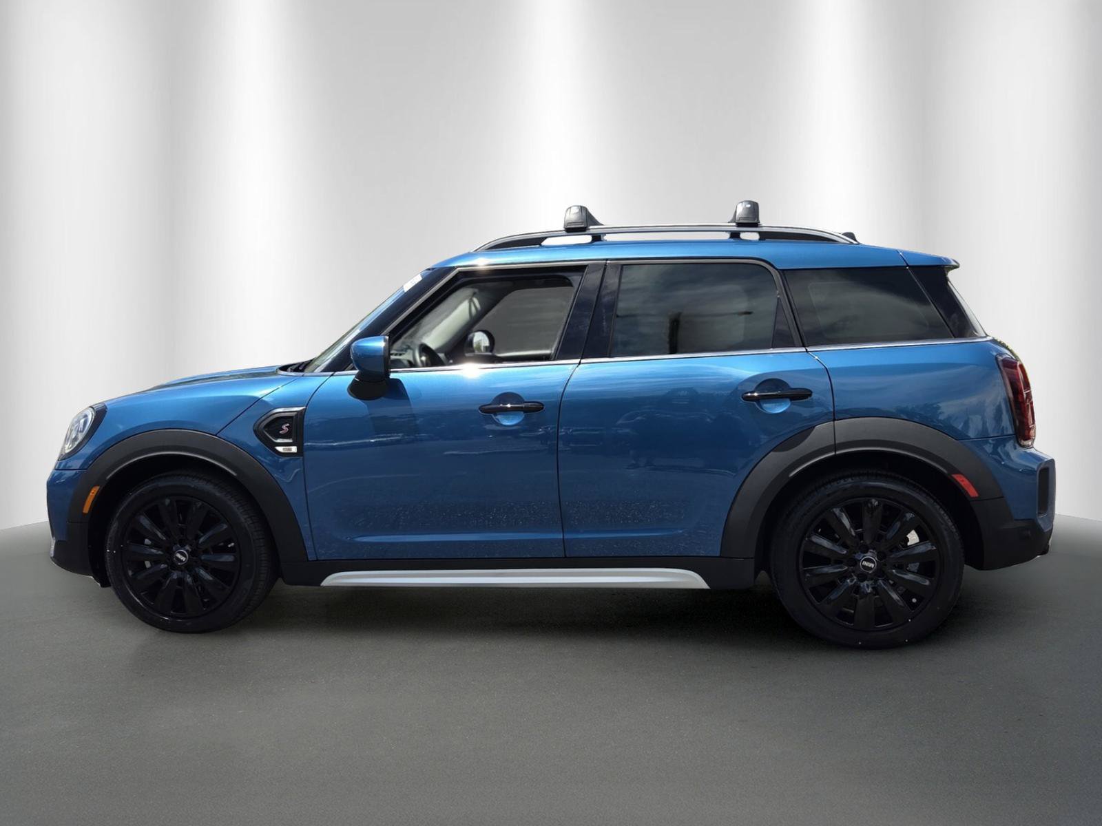 Used 2024 MINI Cooper Countryman S w/ Premium Package FWD image 4