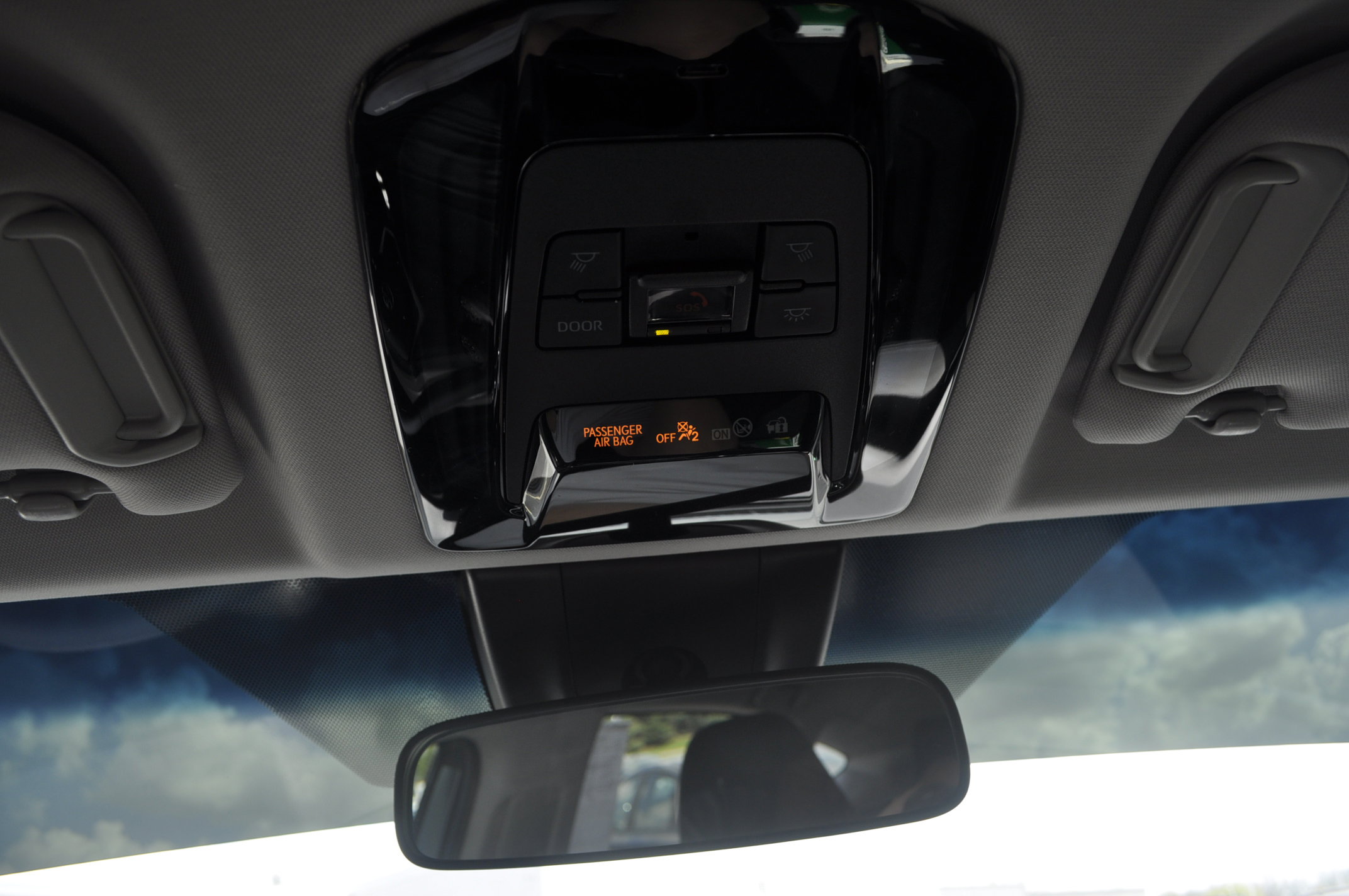 Used 2024 Toyota Venza LE AWD/4WD image 26