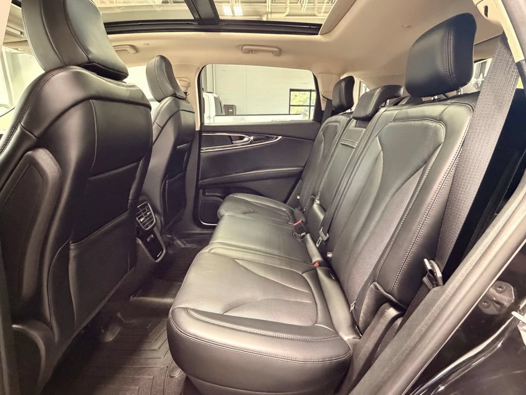 Used 2023 Lincoln Nautilus Reserve AWD/4WD image 17