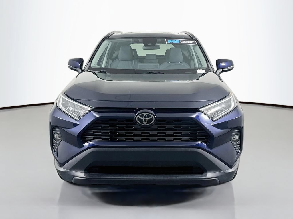 Used 2019 Toyota RAV4 XLE FWD image 2
