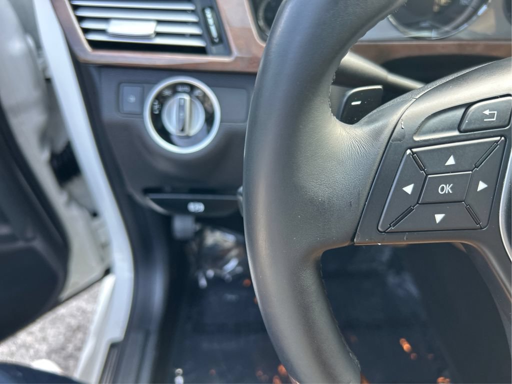 Used 2013 Mercedes-Benz E 350 Sedan image 41