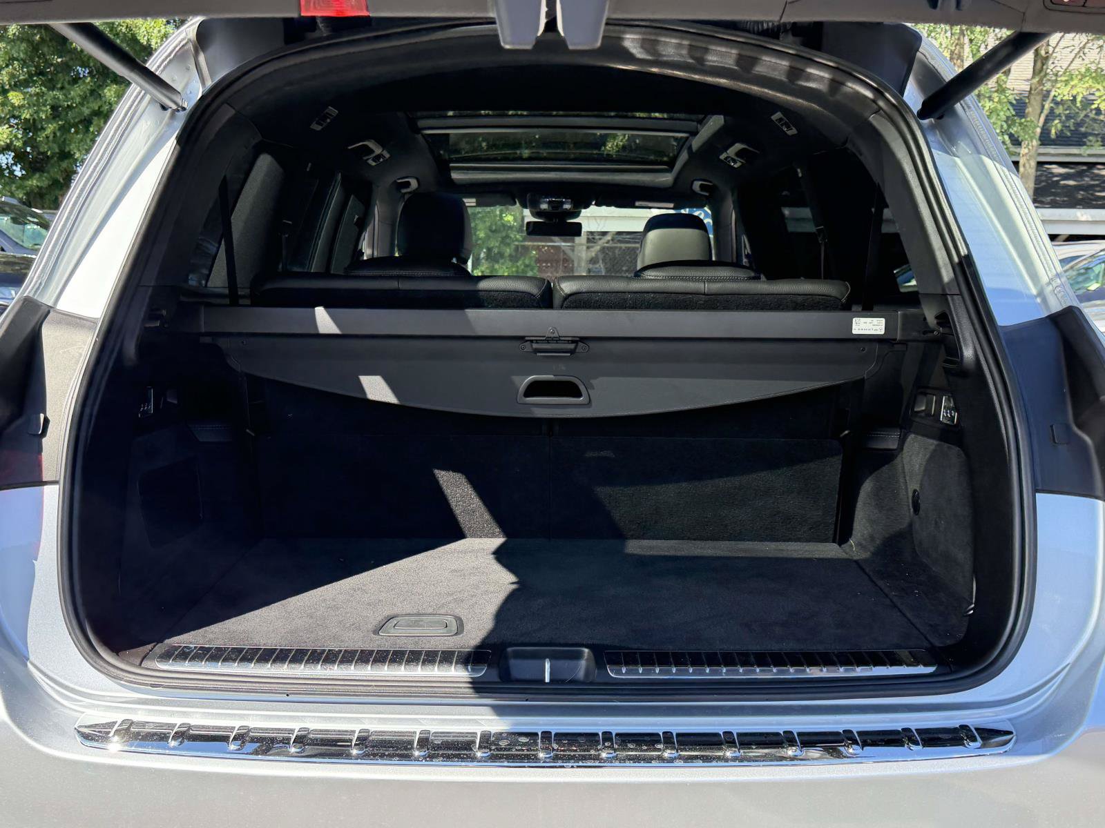Used 2023 Mercedes-Benz GLS 450 4MATIC image 7