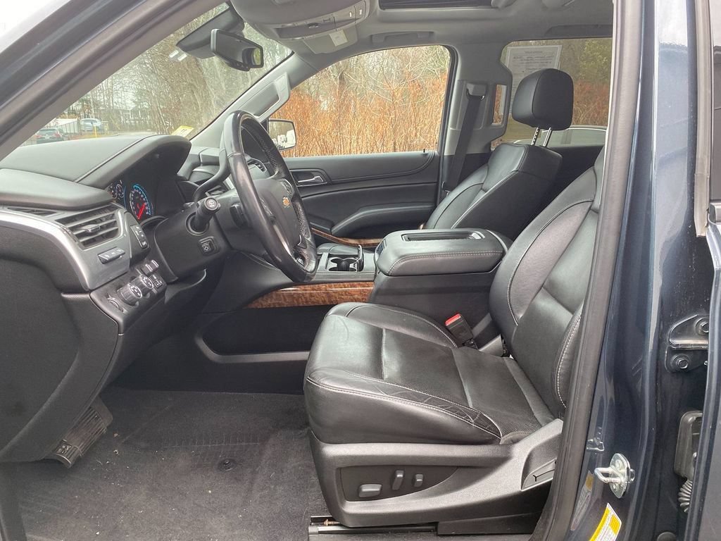 Used 2020 Chevrolet Suburban Premier AWD/4WD image 12