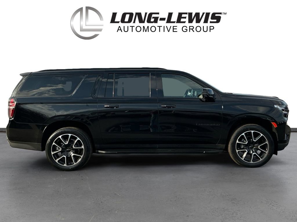 Used 2023 Chevrolet Suburban RST w/ Luxury Package image 8