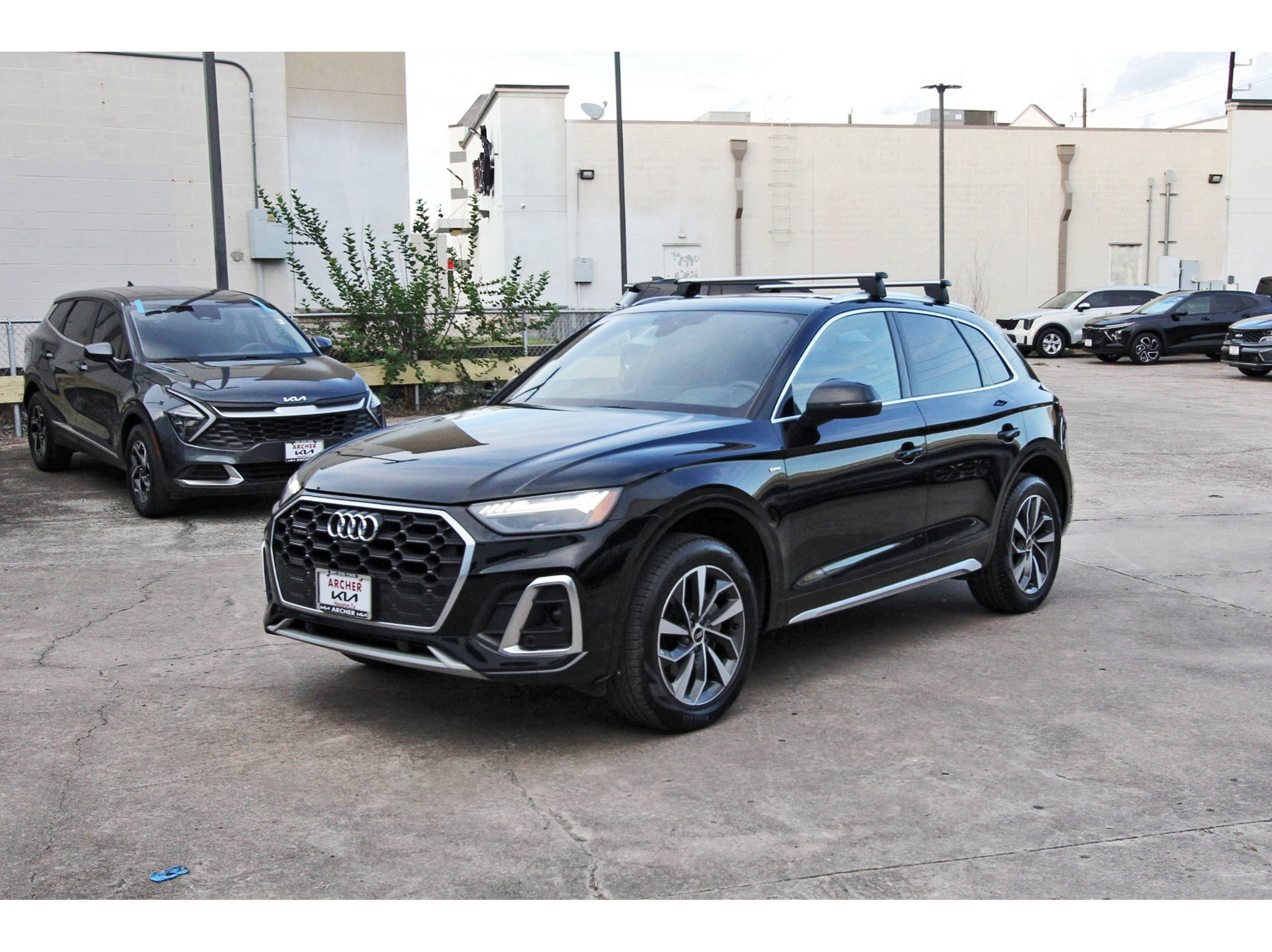 Used 2022 Audi Q5 2.0T Prestige w/ Prestige Package AWD/4WD image 3