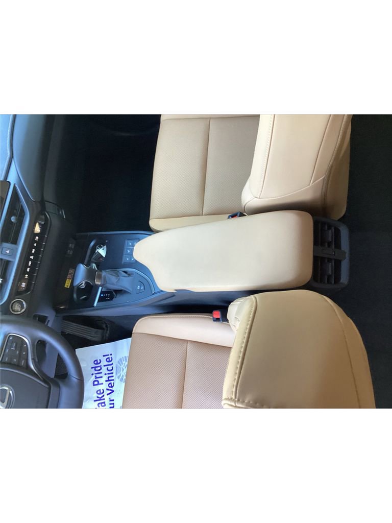Used 2024 Lexus UX 250h AWD w/ Premium Package image 18