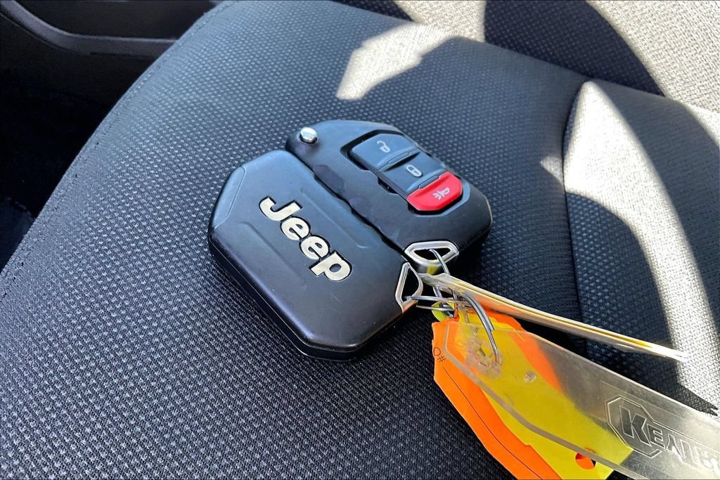 Used 2023 Jeep Wrangler Sport AWD/4WD image 33