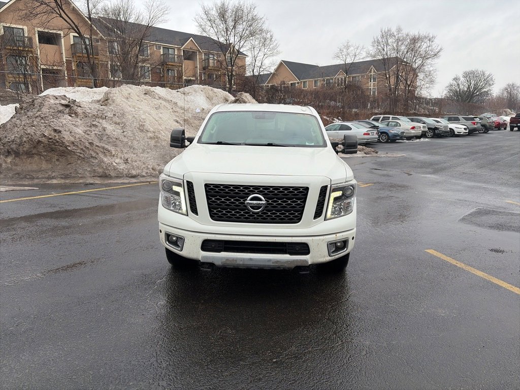 Used 2019 Nissan Titan PRO-4X w/ Pro-4x Convenience Package image 2