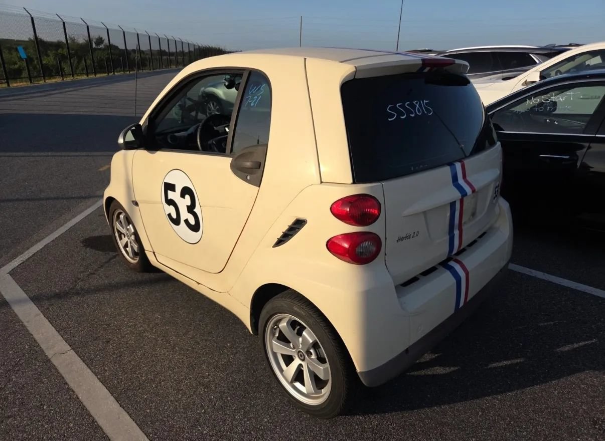 Used 2012 smart fortwo passion RWD image 2