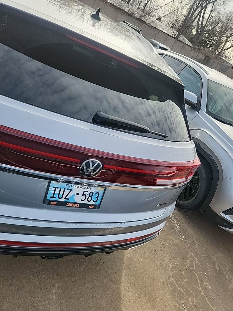 Used 2024 Volkswagen Atlas Cross Sport SEL R-Line image 13