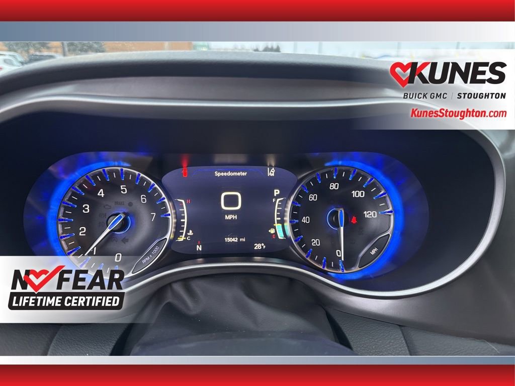 Used 2025 Chrysler Pacifica Select image 28