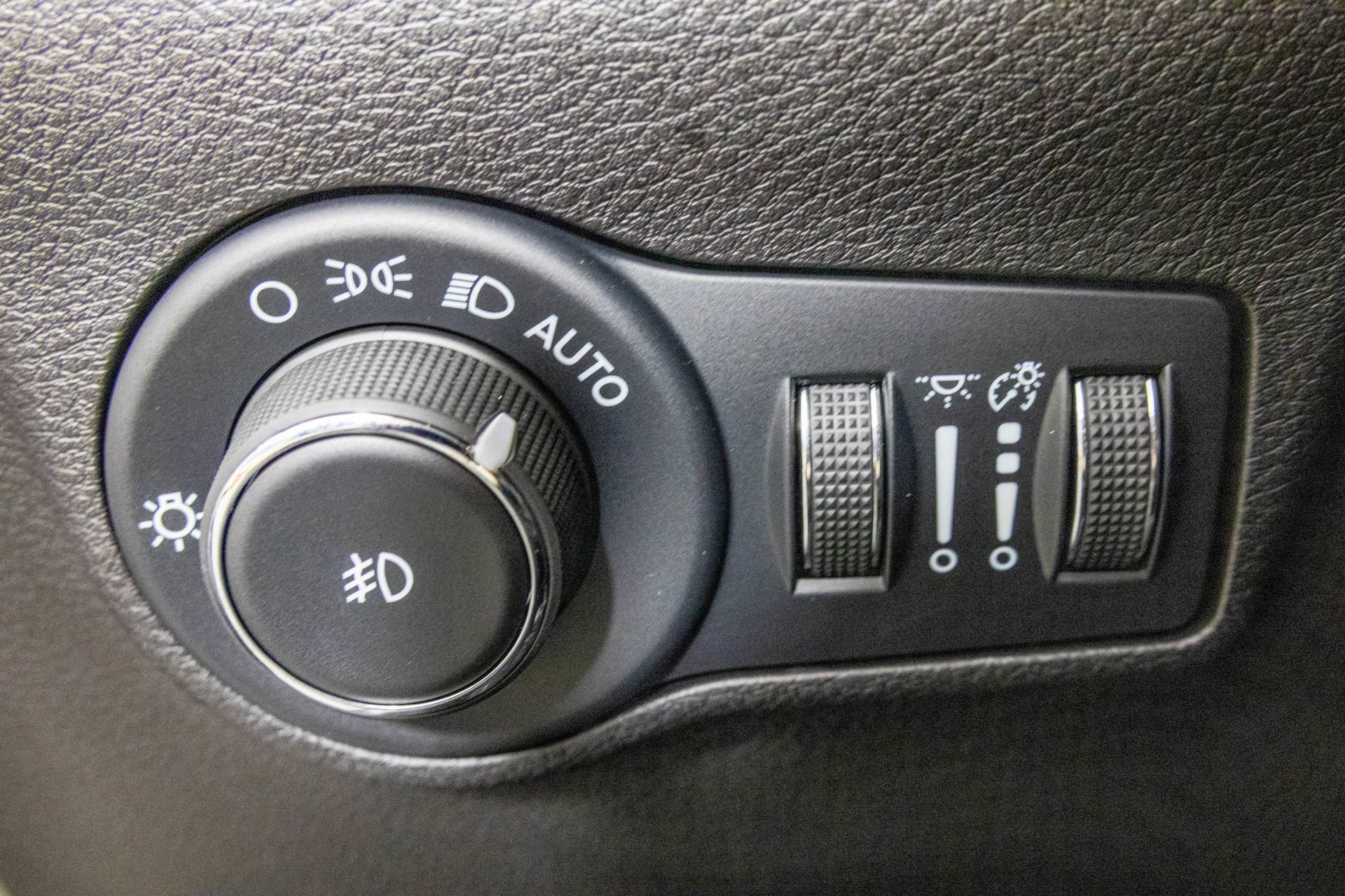 Used 2025 Jeep Compass Latitude w/ Altitude Special Edition image 21