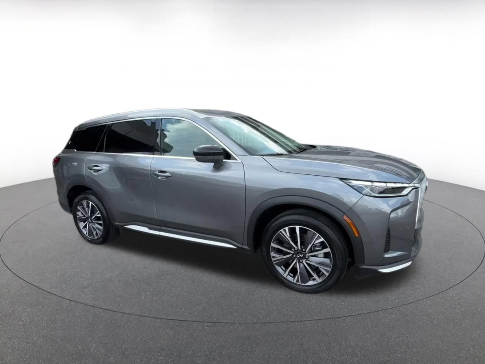 Used 2026 INFINITI QX60 Luxe FWD image 2