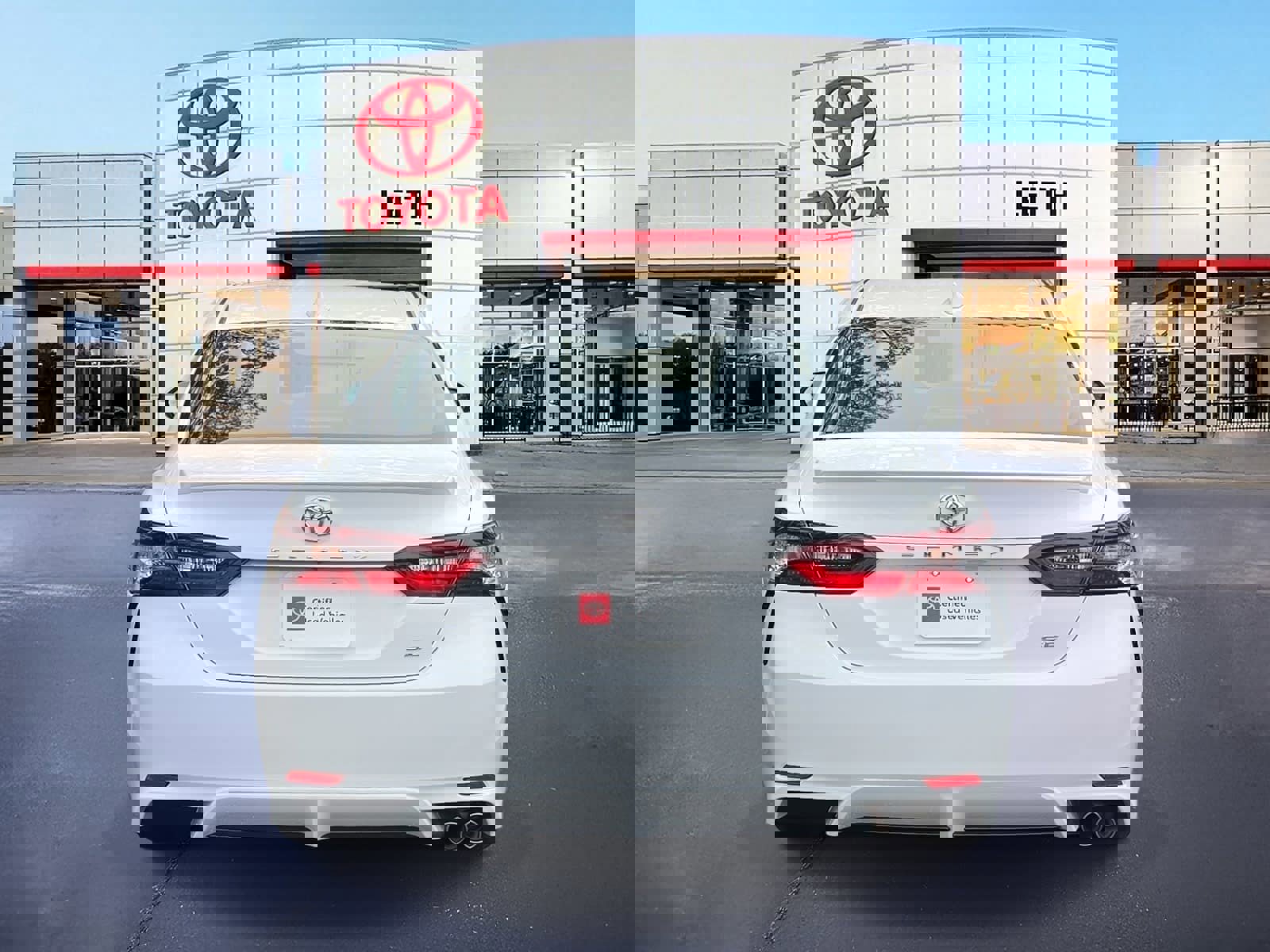 Certified 2022 Toyota Camry SE w/ Convenience Package image 6