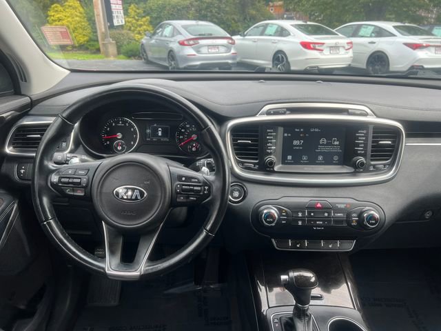 Used 2017 Kia Sorento EX image 18