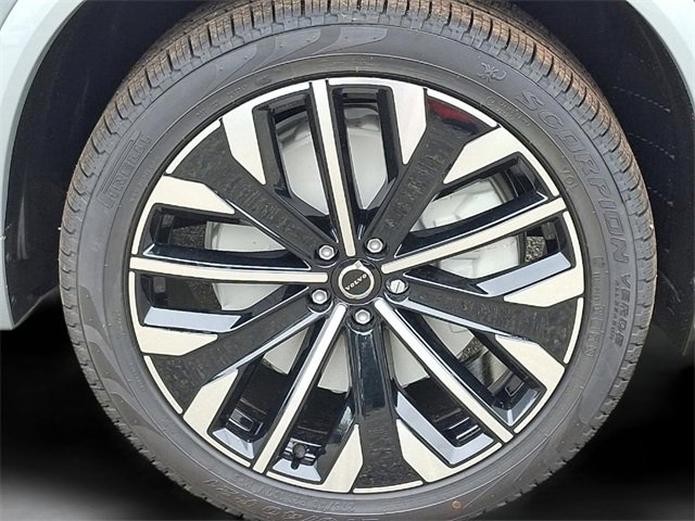 New 2026 Volvo XC90 T8 Plus image 8